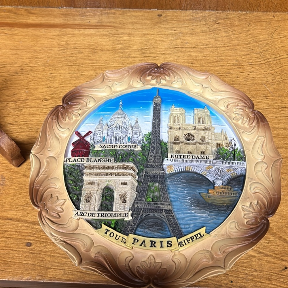 Plate - Picture 2 of 3
